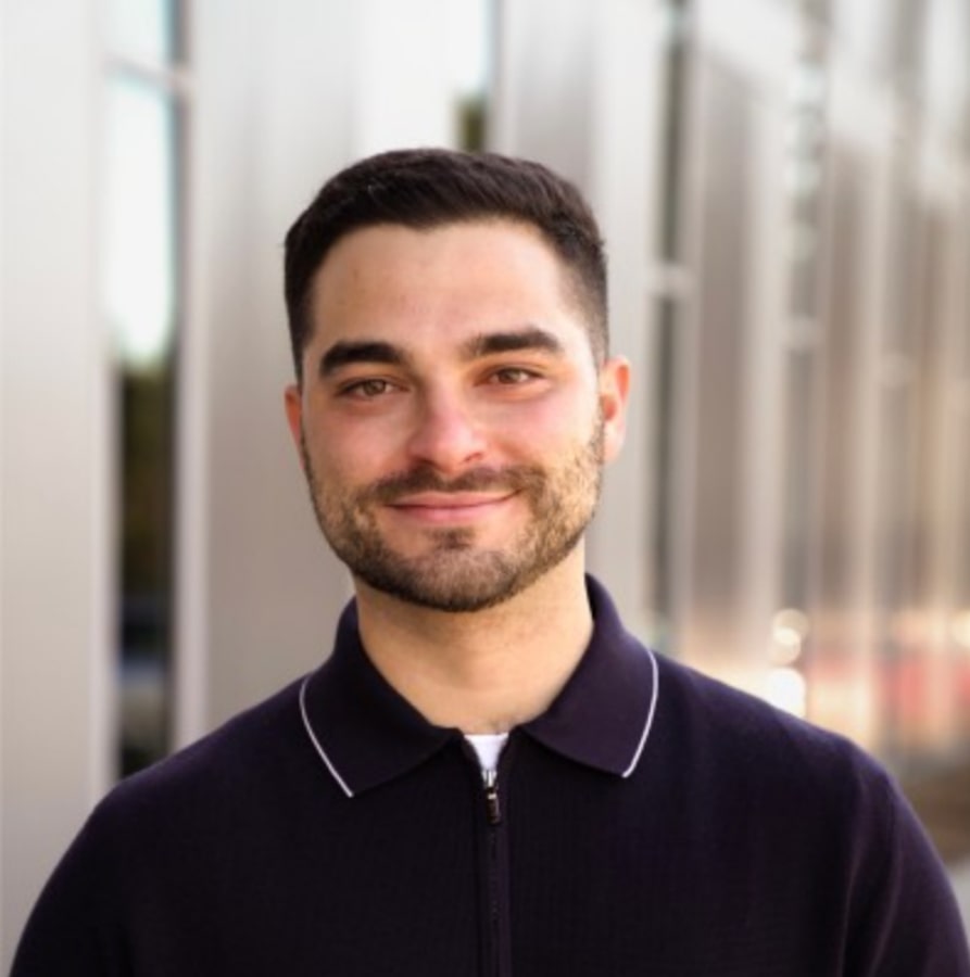 Nicholas Simon Ressler is the son of Anthony (Tony) Ressler and holds a Bachelor of Business Administration degree from Georgetown University
